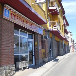hostal-sant-bernat-olot.catalonia-hotels.com/