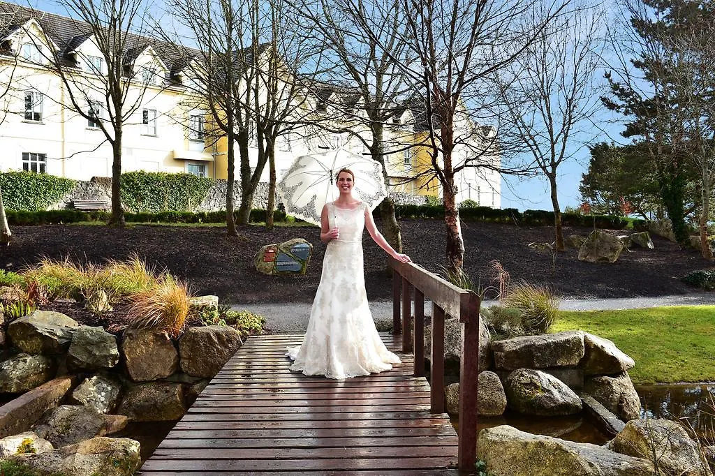 Galway Bay Hotel Conference & Leisure Centre 4*,